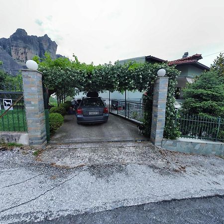 Postmans Apartment Under Meteora Kalambaka Eksteriør billede