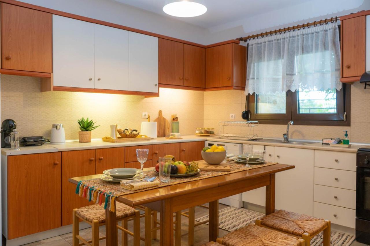Postmans Apartment Under Meteora Kalambaka Eksteriør billede