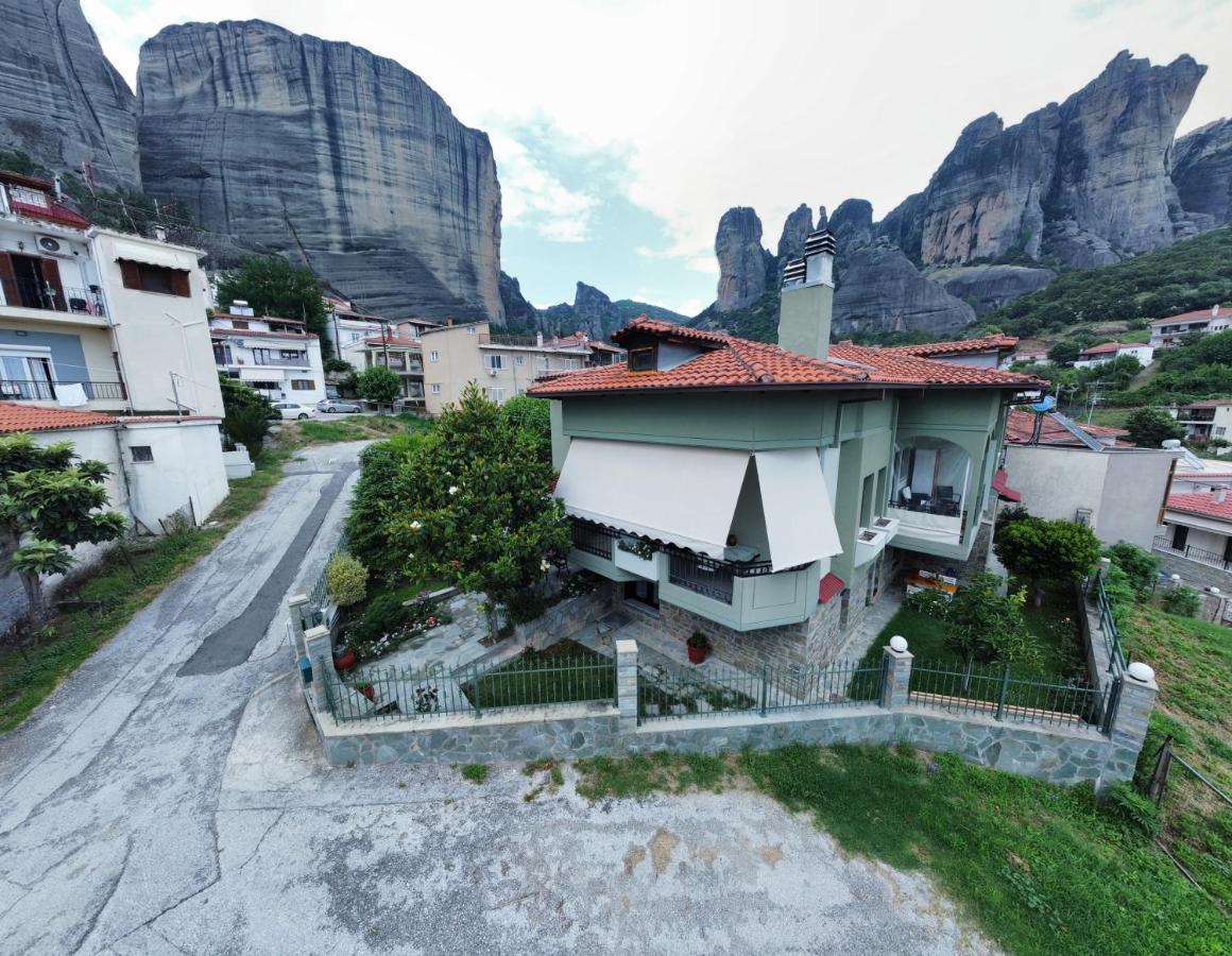 Postmans Apartment Under Meteora Kalambaka Eksteriør billede